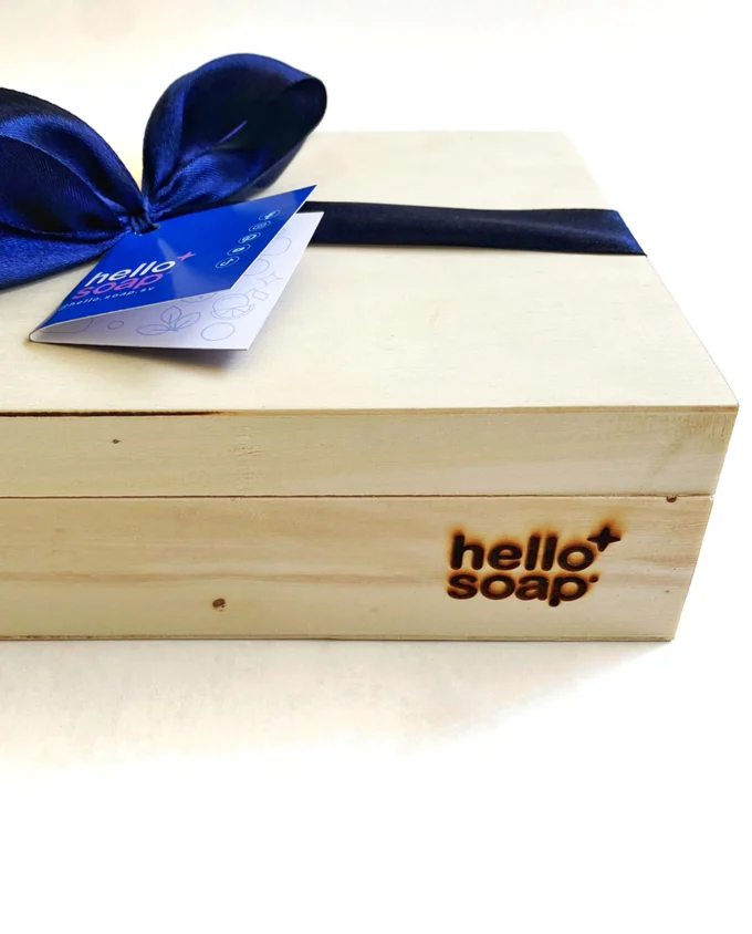 Empaque caja de madera hello soap