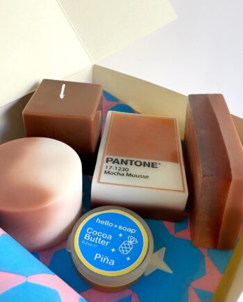 Caja Color of the Year Hello Soap