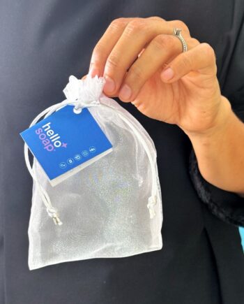 Bolsa de organza y etiqueta